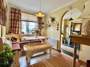 Snug/Family Room- click for photo gallery